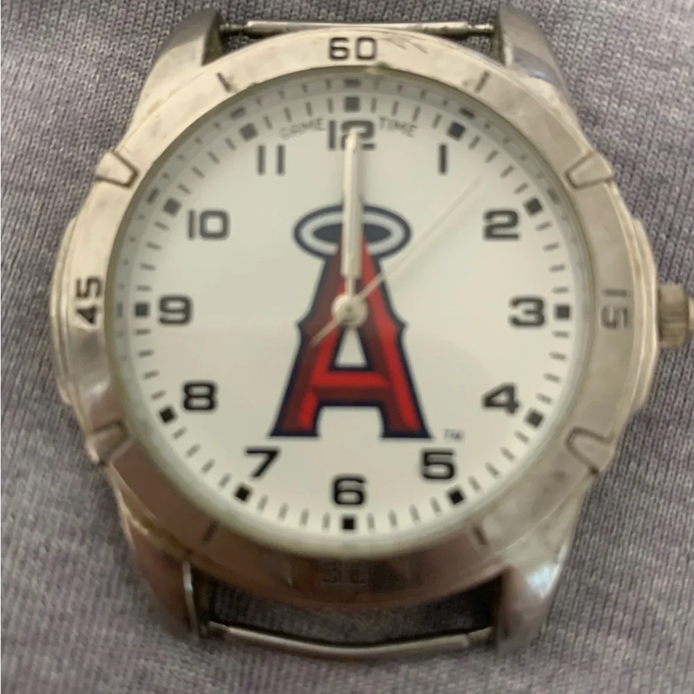 Source Unknown Silver and White Arm & Wristband